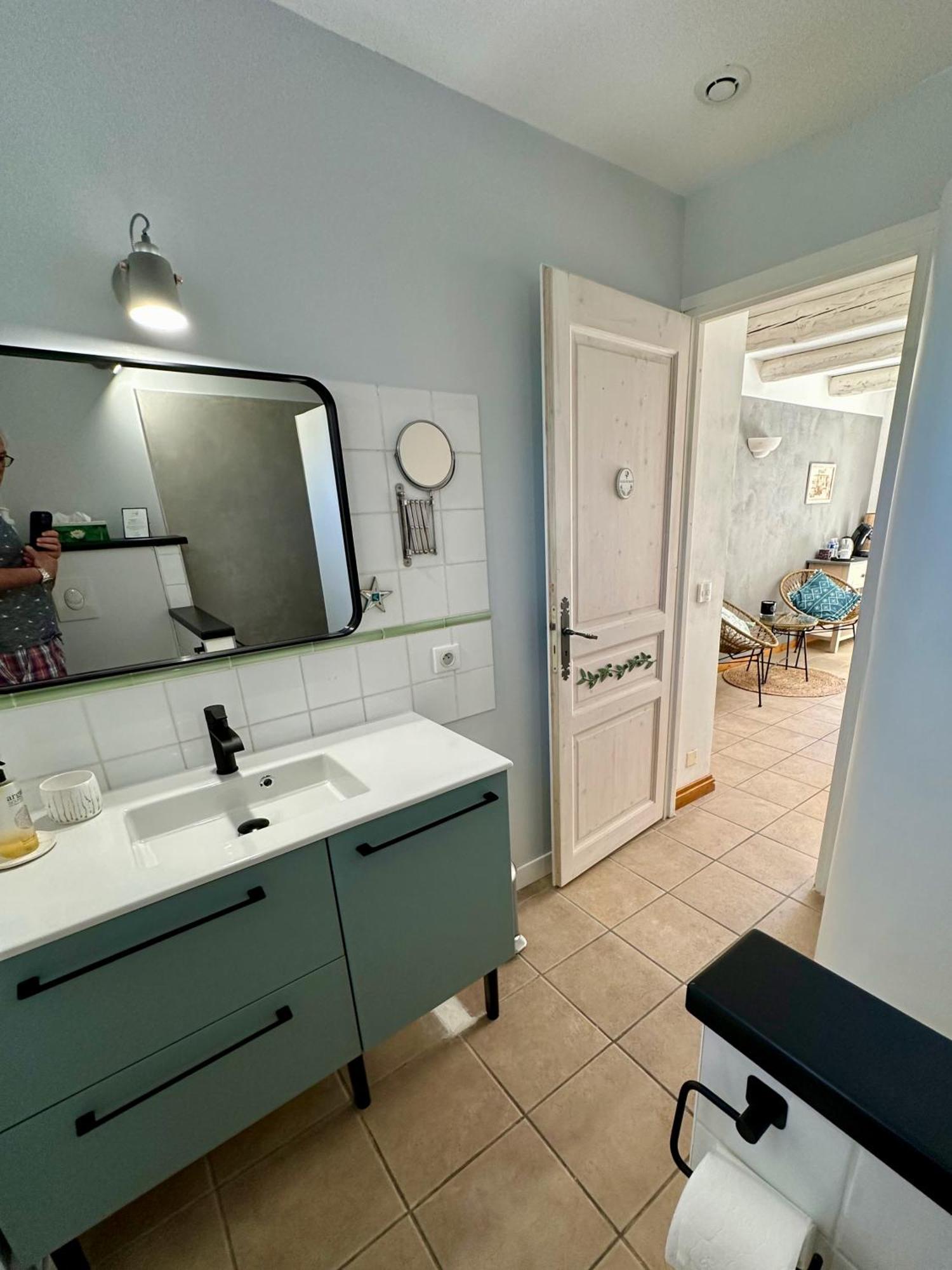 Pierres-Blanches Hotel Venasque Bilik gambar